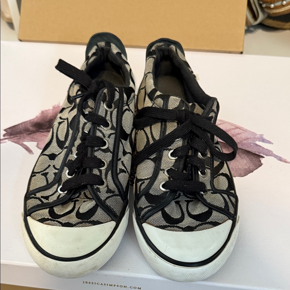 Vintage coach sneakers black and white size 7